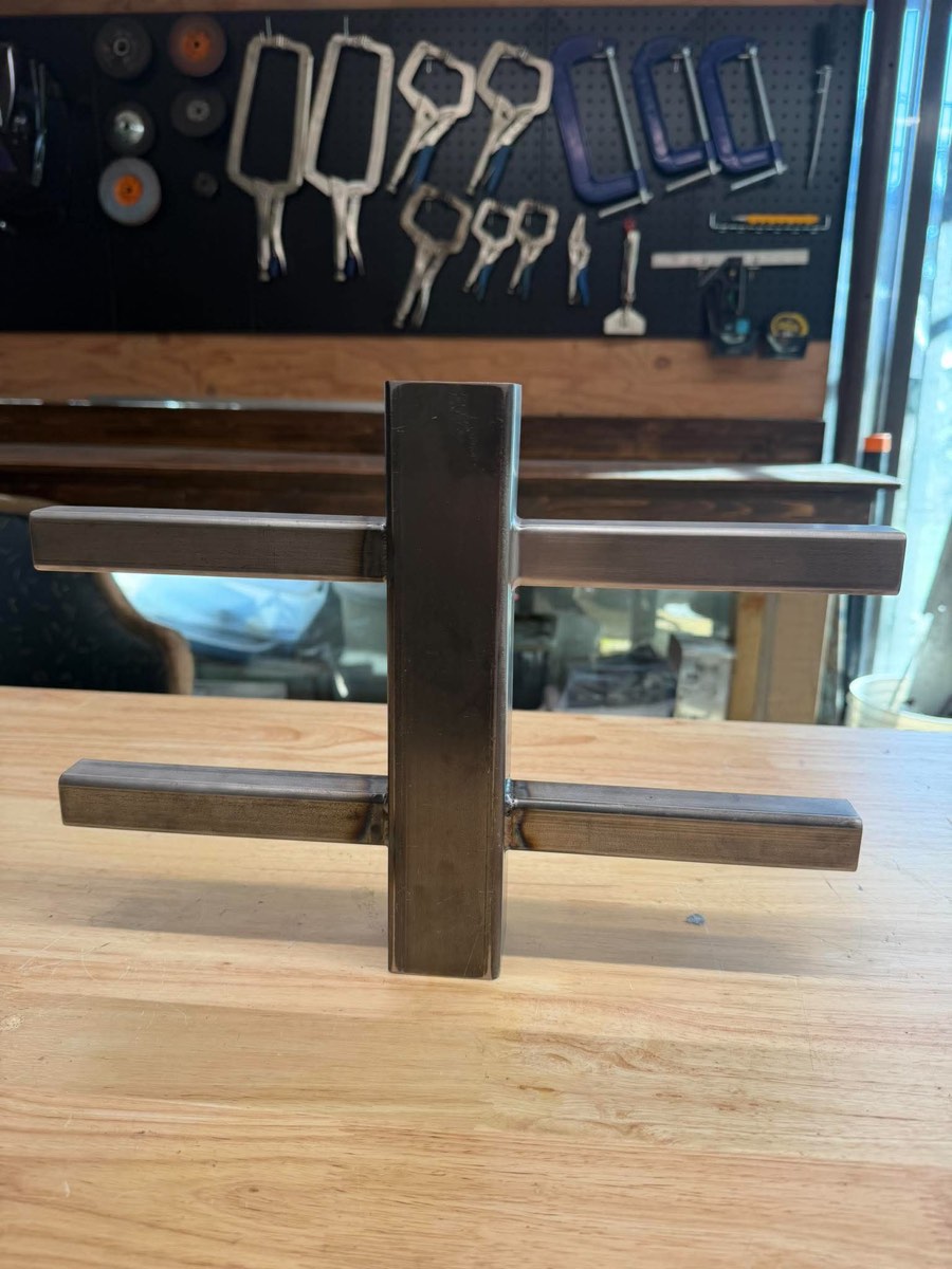 Horizontal-picket guardrail mockup in mild steel